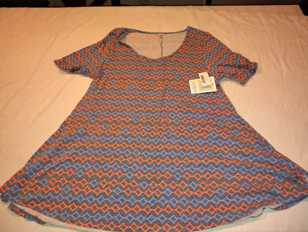 LuLaRoe Perfect T Short Sleeve Shirt Top Medium NWT M Geometric Blue Red NEW